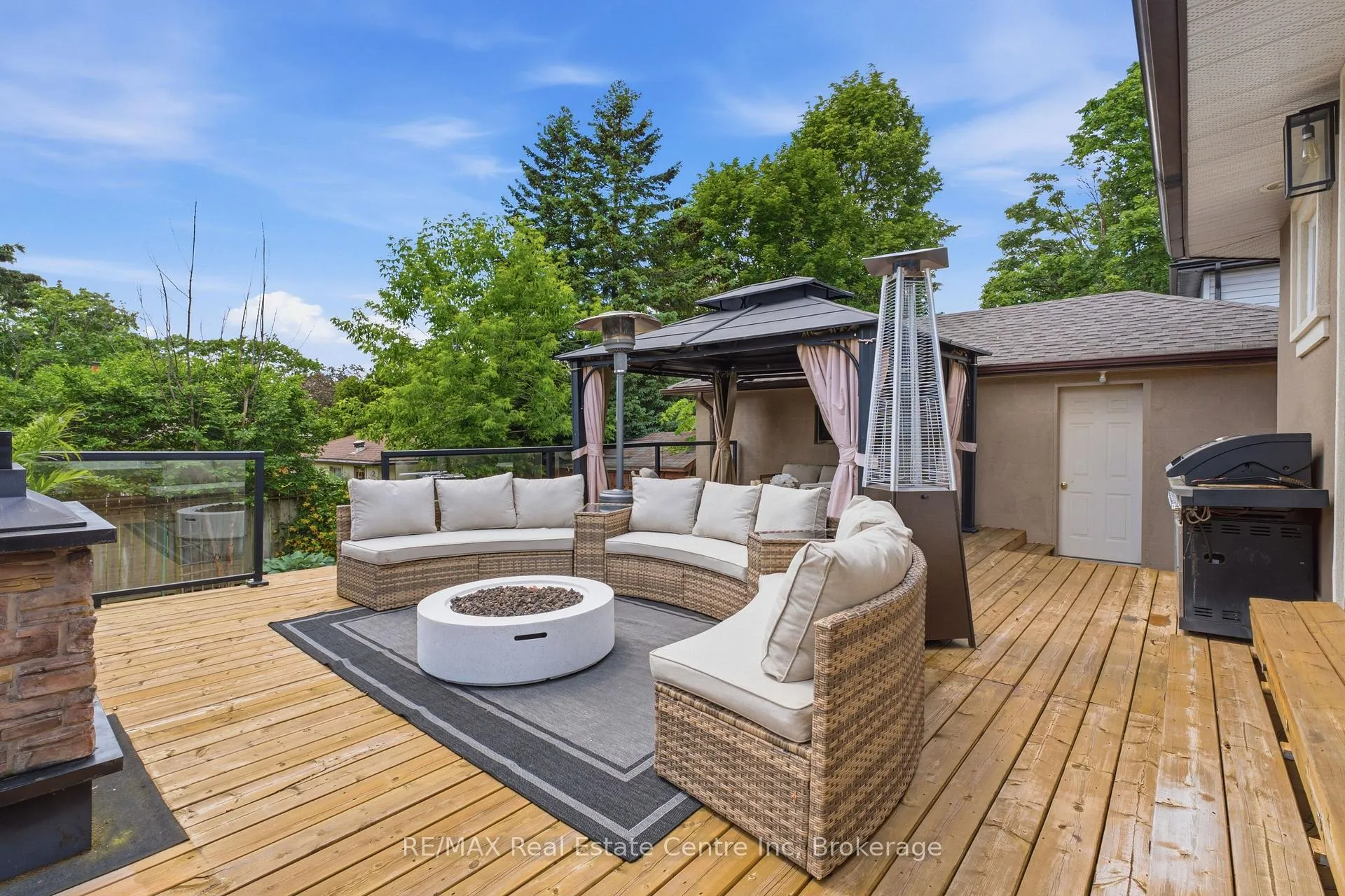 Photo 26 of 10 Calgary Avenue, Guelph, St. George's — HOMEH