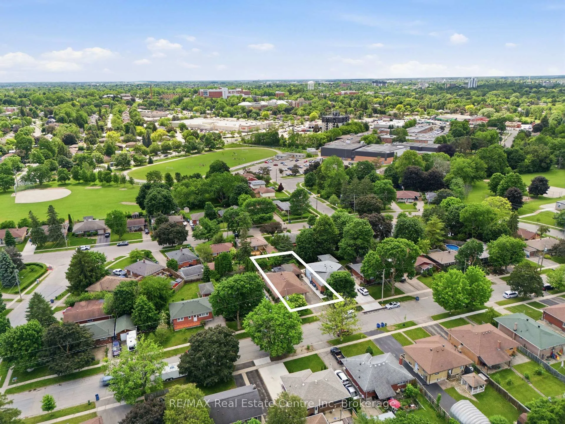 Photo 30 of 10 Calgary Avenue, Guelph, St. George's — HOMEH