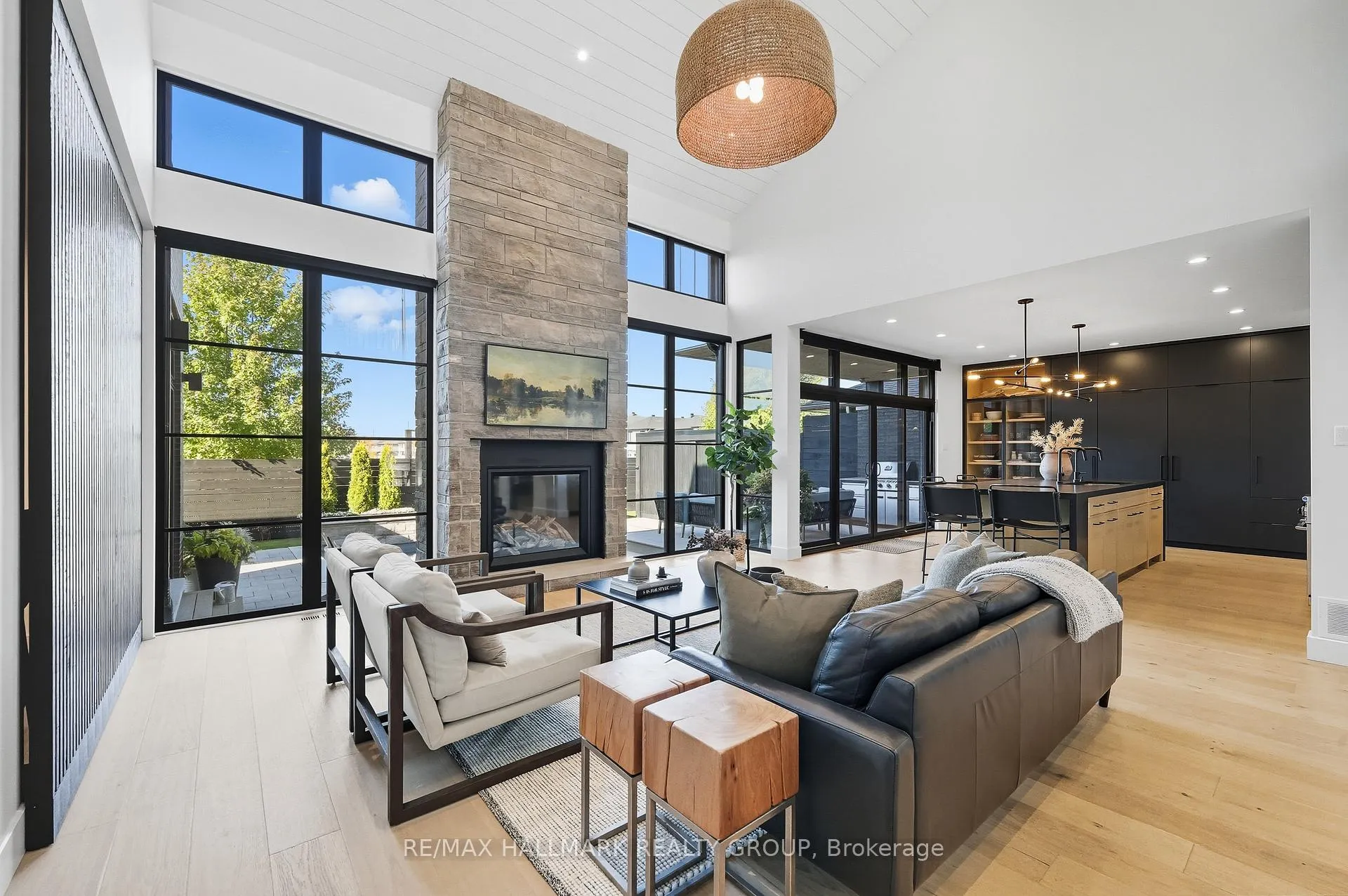 Photo 6 of 610 Gendarme Circle, Ottawa, Mer Bleue/Bradley Estates/Anderson Park — HOMEH