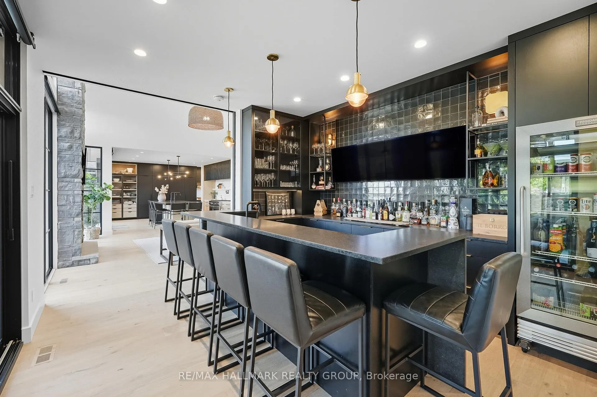 Photo 10 of 610 Gendarme Circle, Ottawa, Mer Bleue/Bradley Estates/Anderson Park — HOMEH