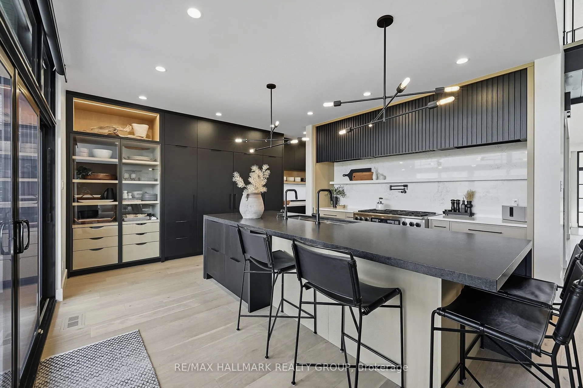 Photo 12 of 610 Gendarme Circle, Ottawa, Mer Bleue/Bradley Estates/Anderson Park — HOMEH