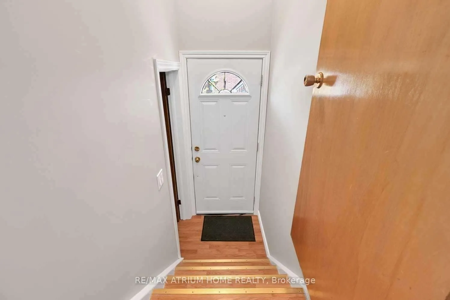Photo 17 of 213 Conant Street, Oshawa, Lakeview — HOMEH