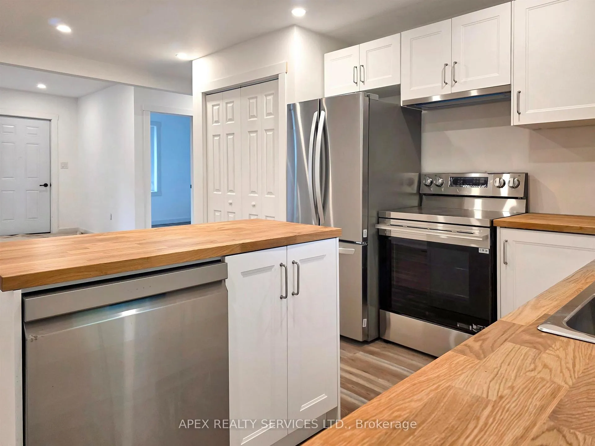Photo 7 of 507 Fourth Avenue South, Kenora, Lakeside — HOMEH