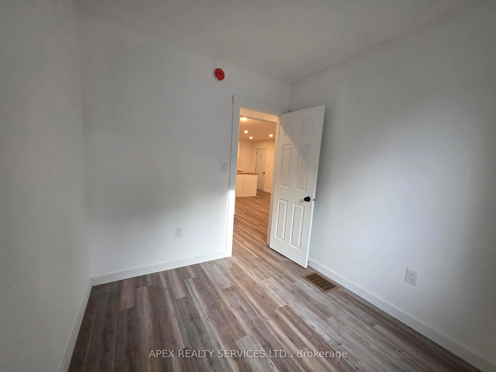 Photo 13 of 507 Fourth Avenue South, Kenora, Lakeside — HOMEH