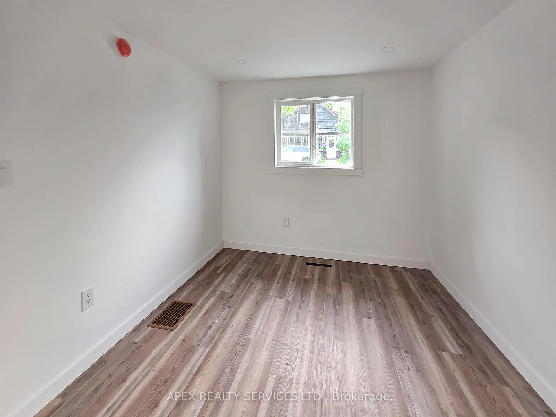 Photo 16 of 507 Fourth Avenue South, Kenora, Lakeside — HOMEH