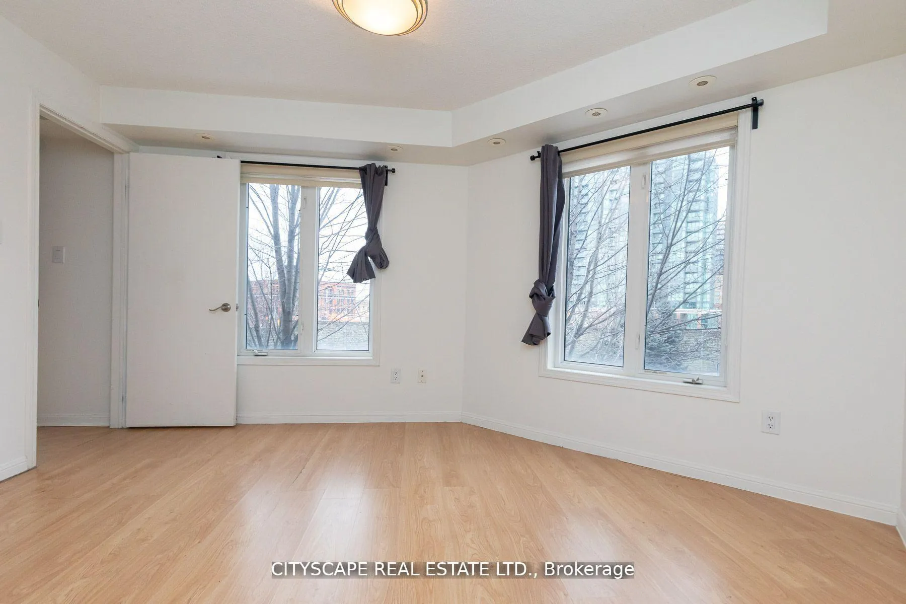 Photo 8 of Unit 1704, 80 Joe Shuster Way, Toronto, South Parkdale — HOMEH