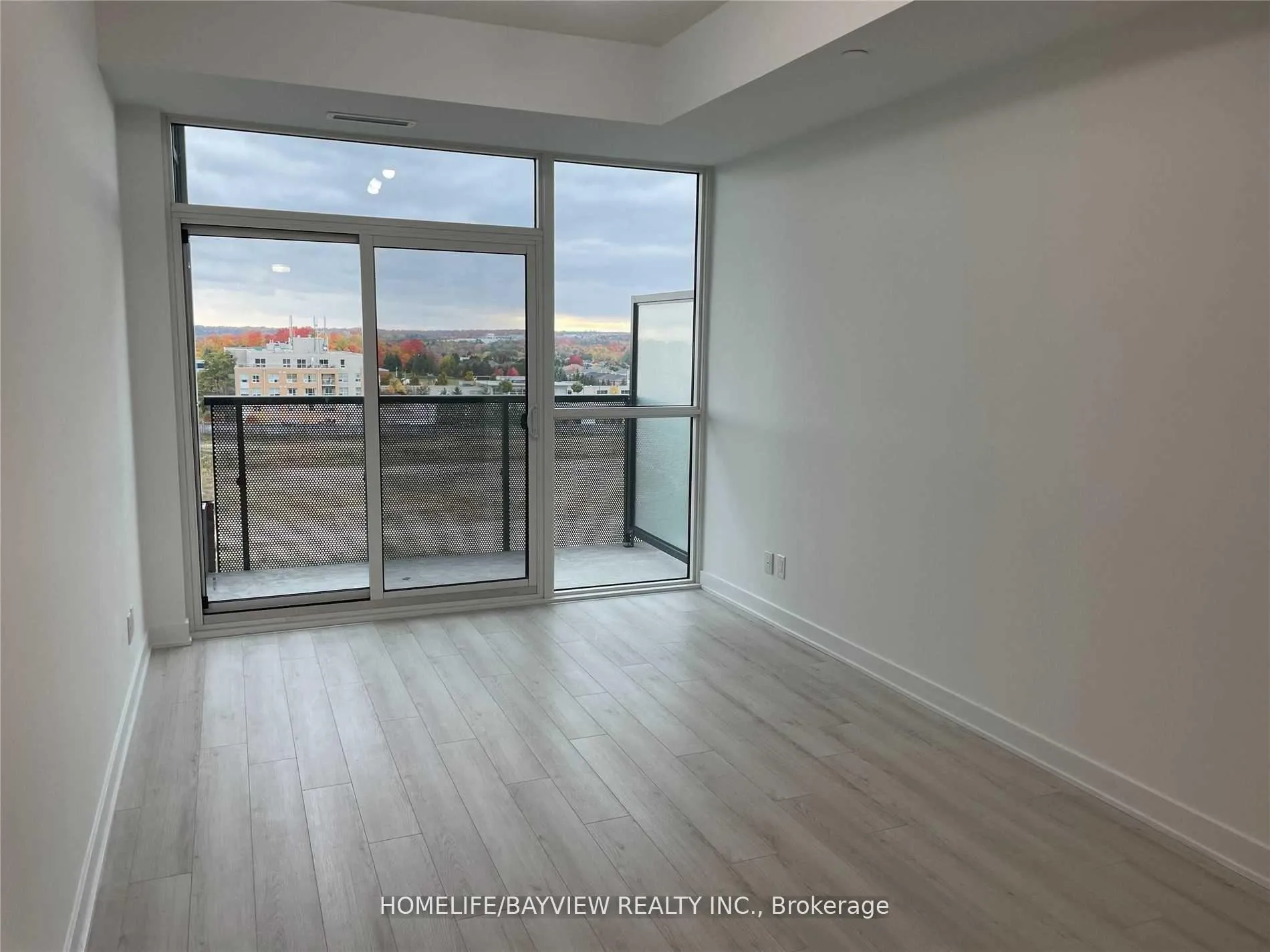 Photo 5 of Unit 514, 681 Yonge Street, Barrie, Painswick South — HOMEH