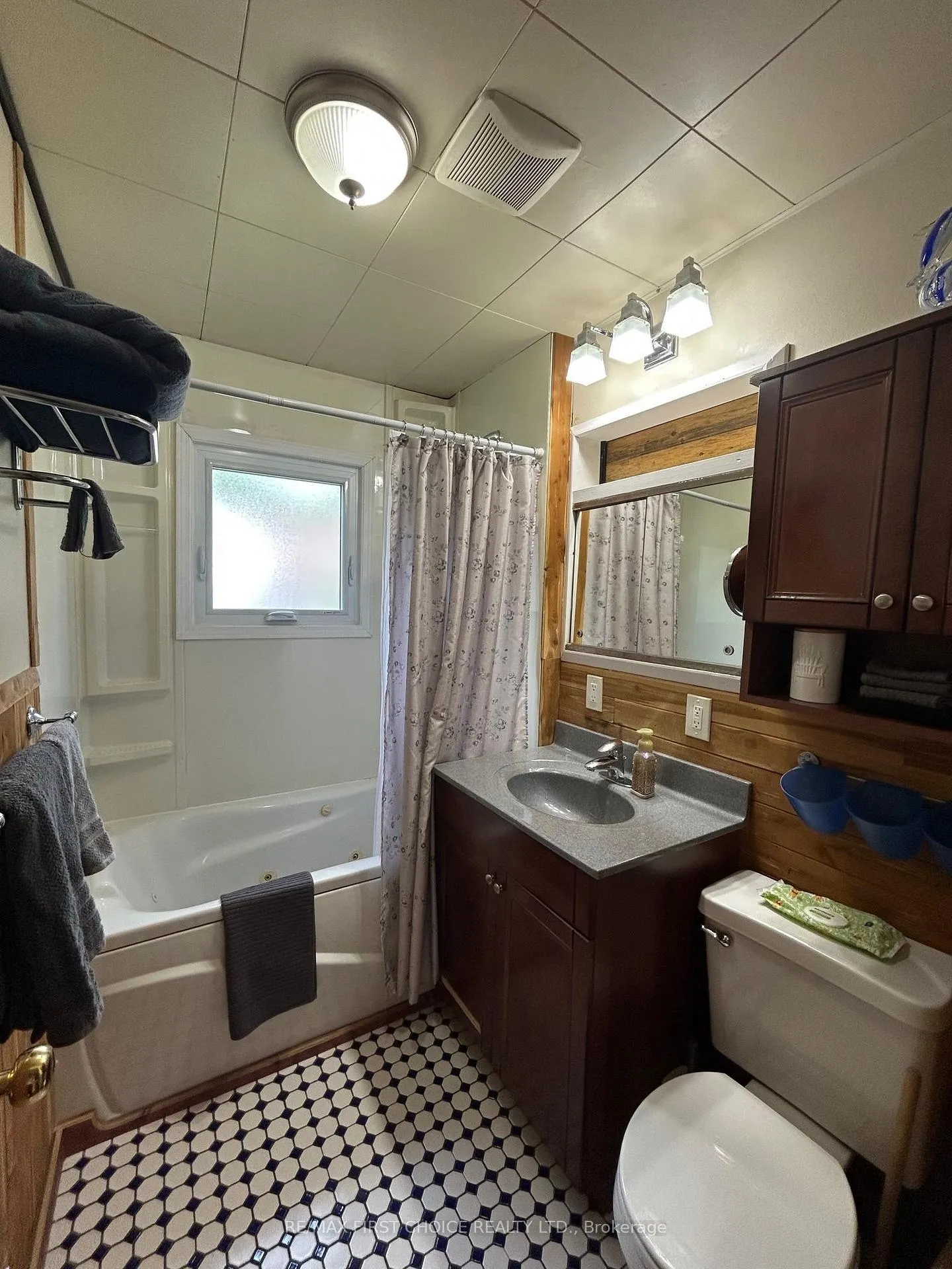 Photo 16 of 523 Hodder Avenue, Thunder Bay, Current River — HOMEH