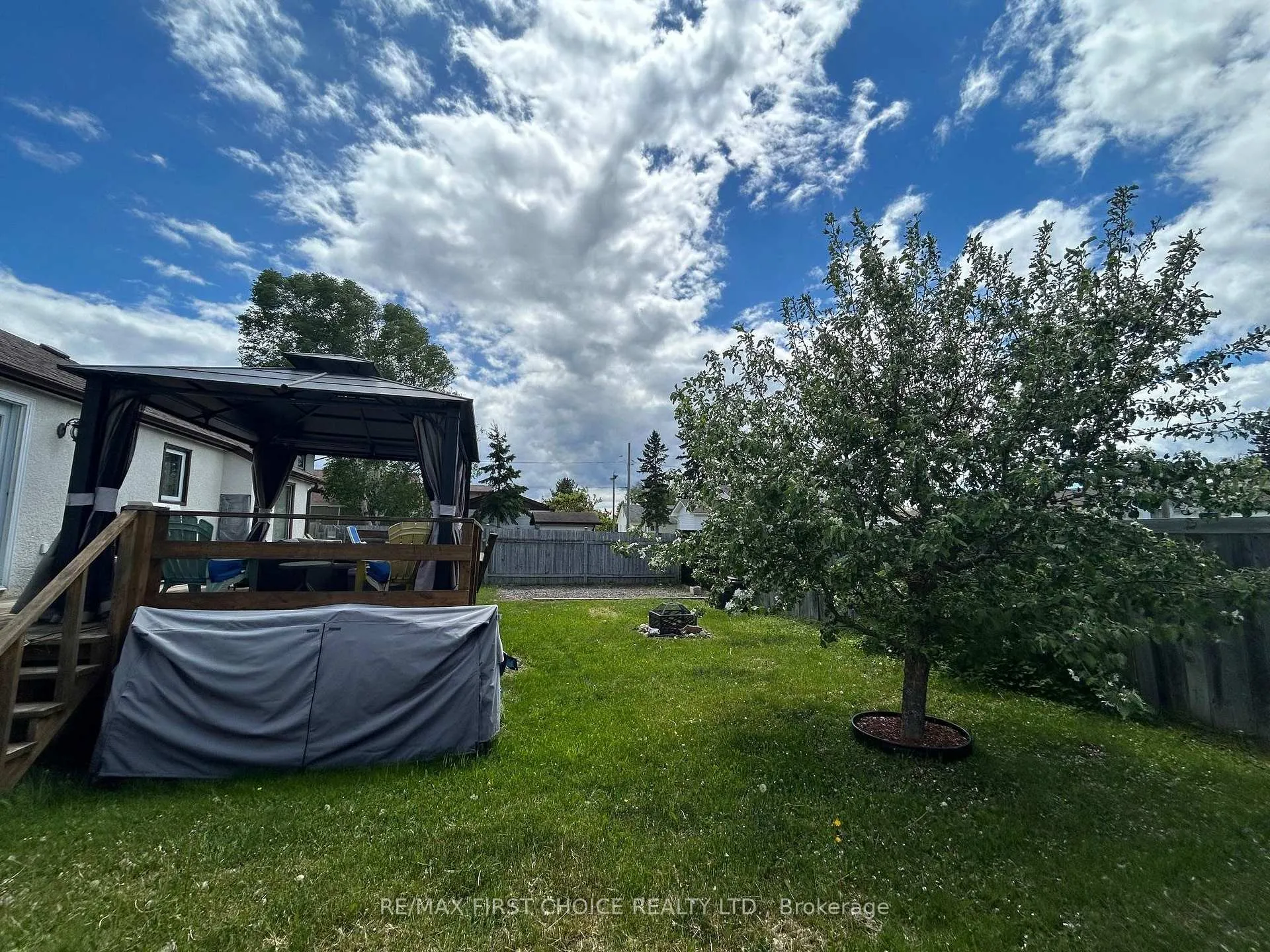 Photo 23 of 523 Hodder Avenue, Thunder Bay, Current River — HOMEH