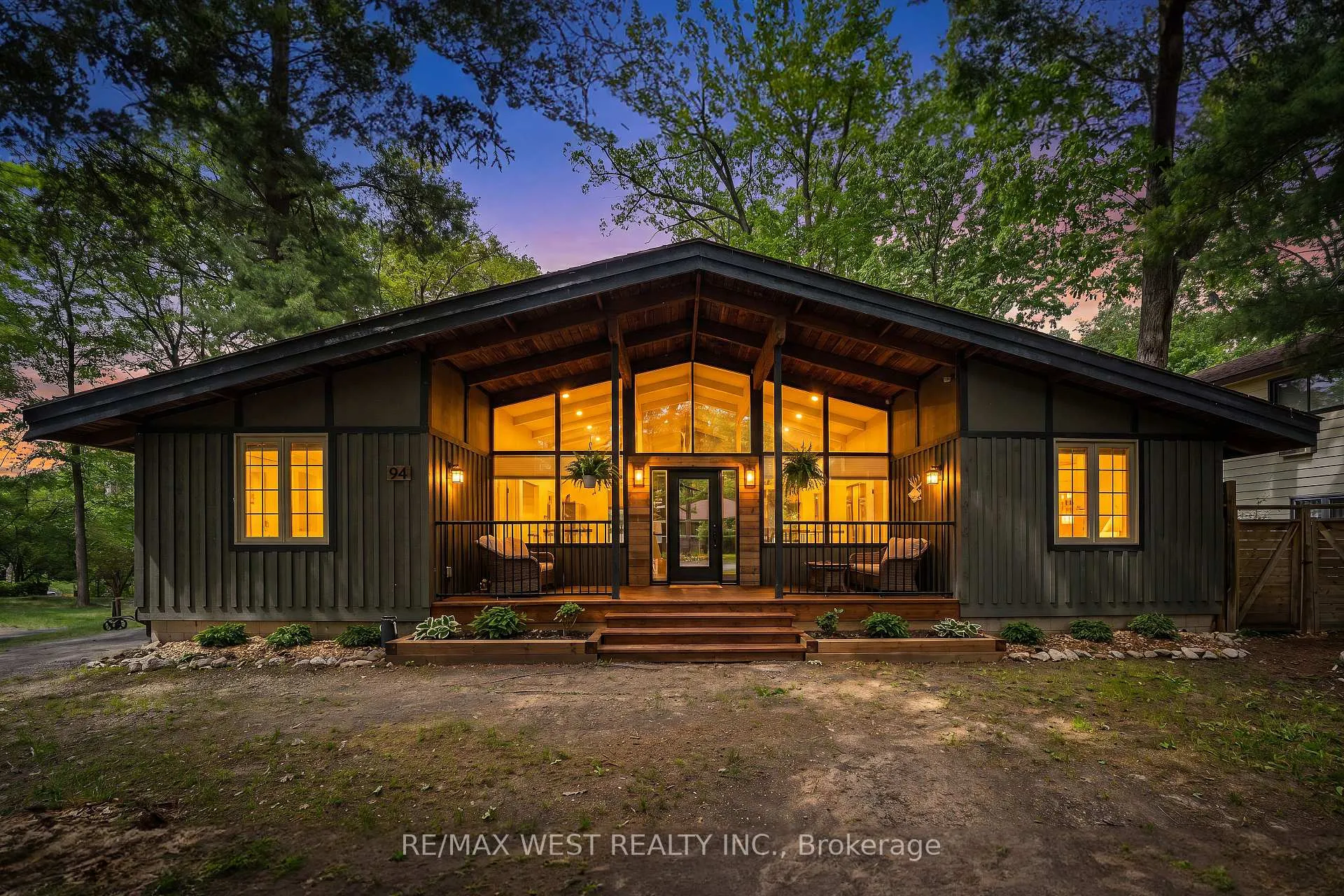 Photo 1 of 94 28th Street N, Wasaga Beach — HOMEH