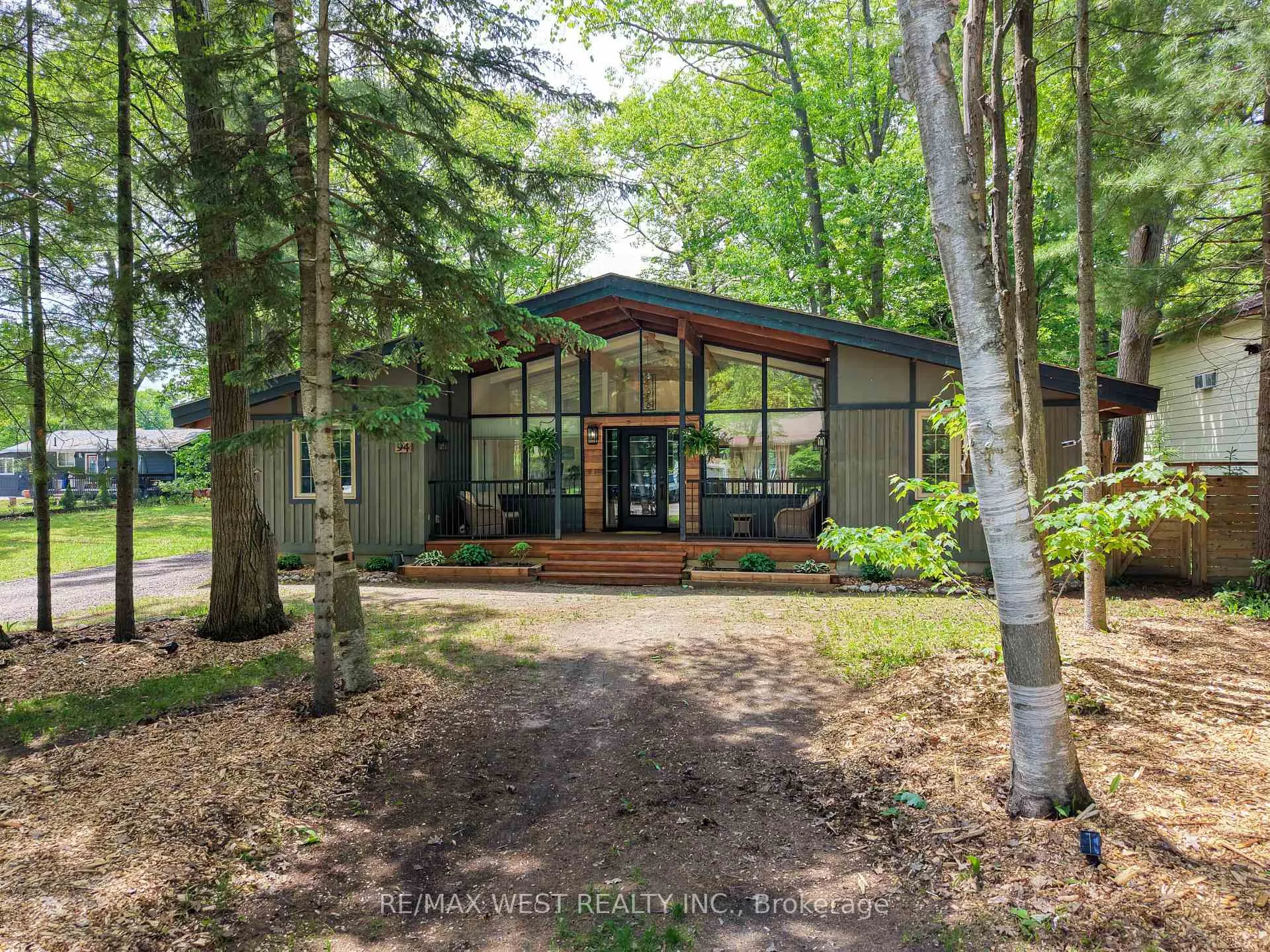 Photo 2 of 94 28th Street N, Wasaga Beach — HOMEH