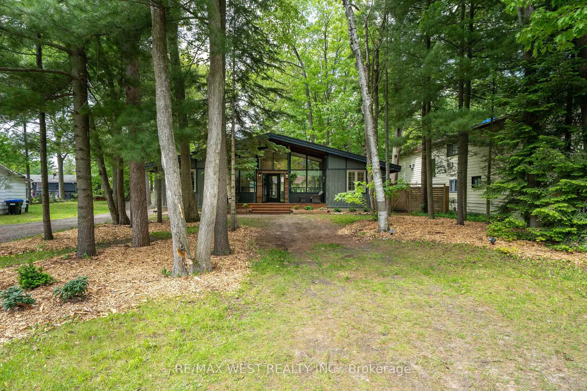 Photo 3 of 94 28th Street N, Wasaga Beach — HOMEH