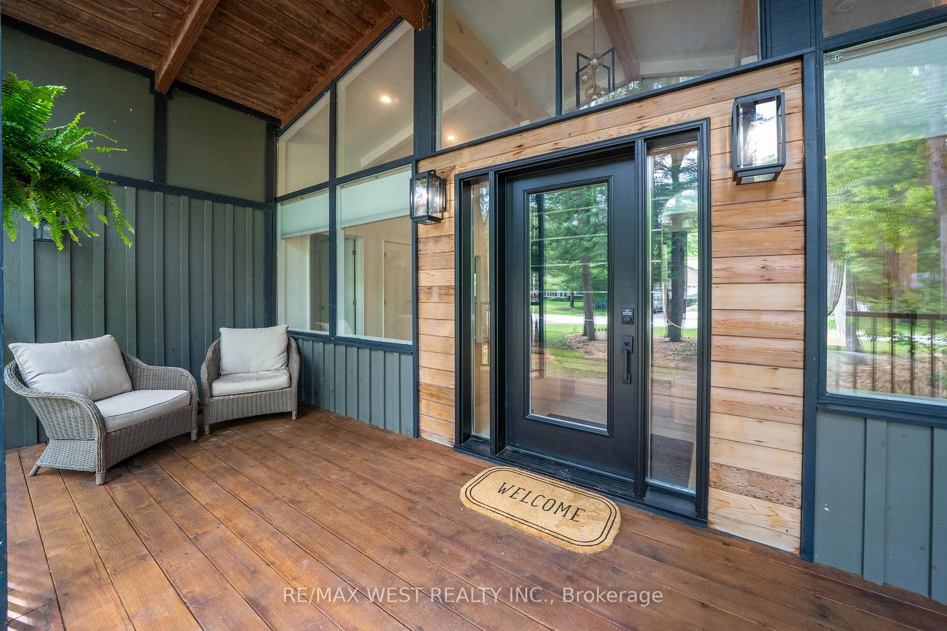 Photo 4 of 94 28th Street N, Wasaga Beach — HOMEH