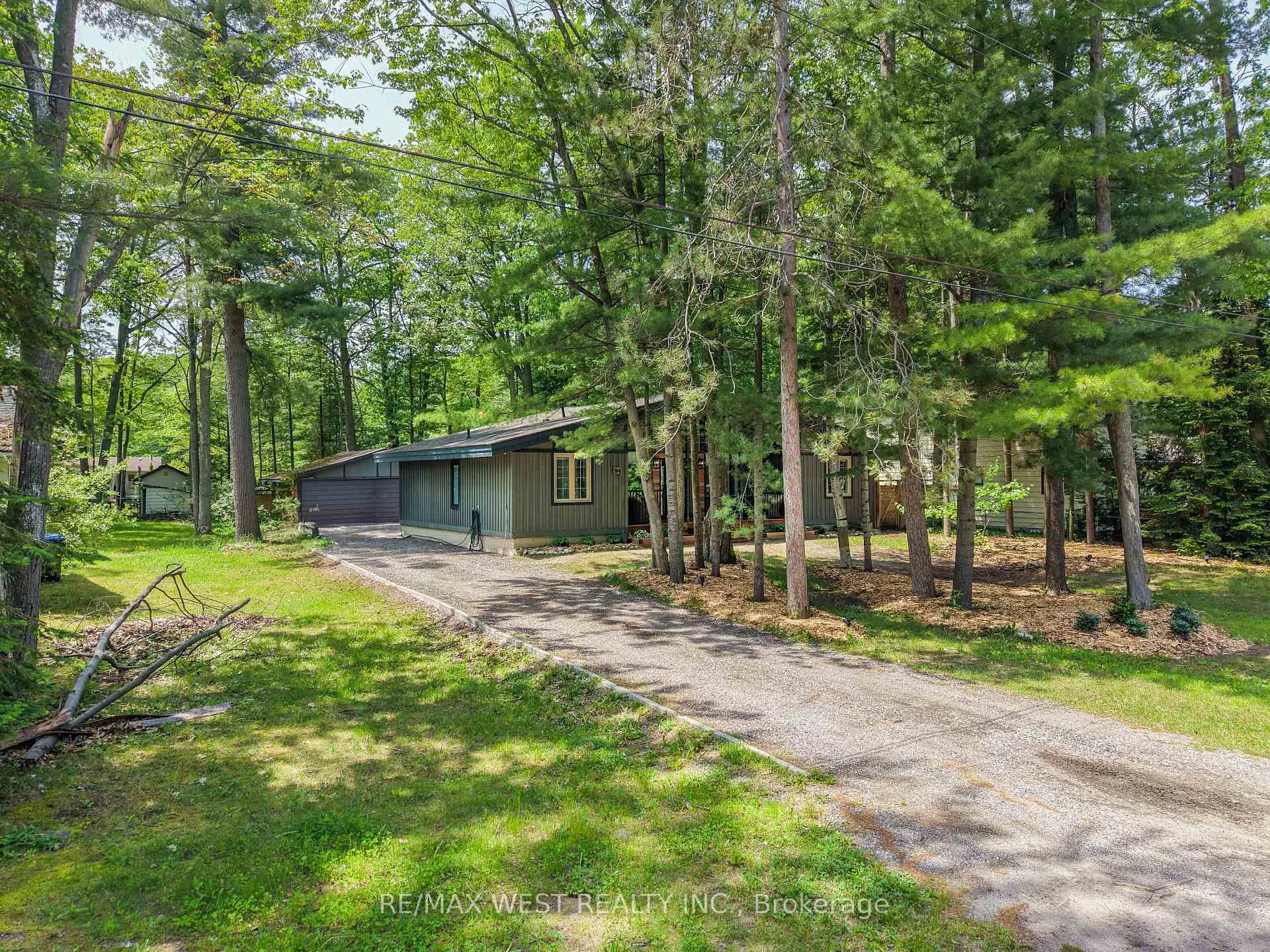 Photo 5 of 94 28th Street N, Wasaga Beach — HOMEH