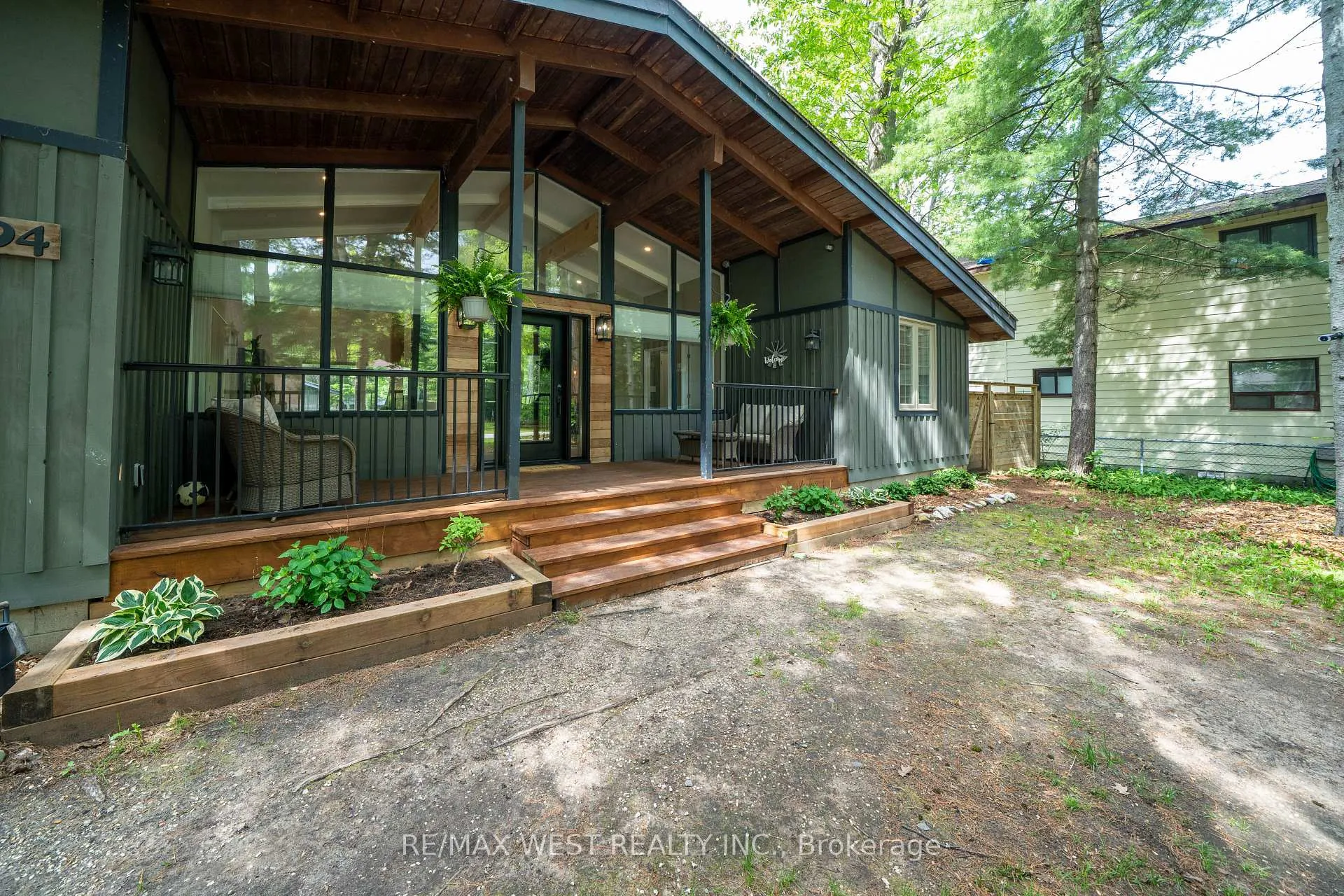 Photo 6 of 94 28th Street N, Wasaga Beach — HOMEH