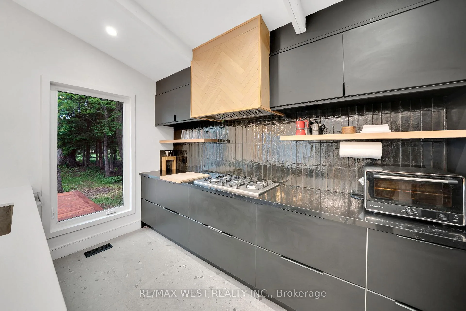 Photo 16 of 94 28th Street N, Wasaga Beach — HOMEH