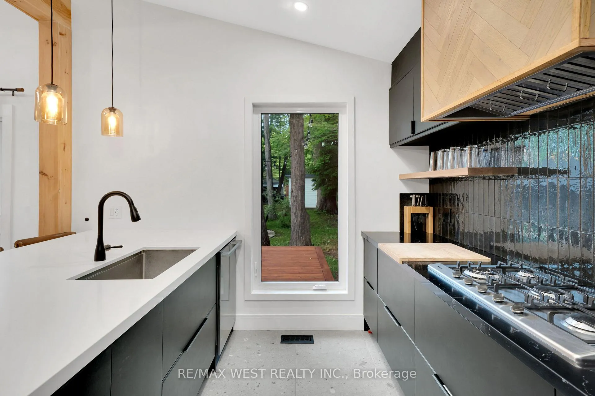 Photo 17 of 94 28th Street N, Wasaga Beach — HOMEH