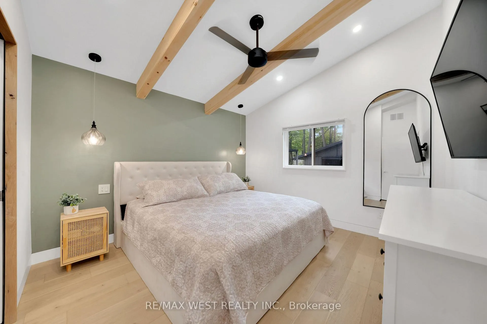 Photo 23 of 94 28th Street N, Wasaga Beach — HOMEH