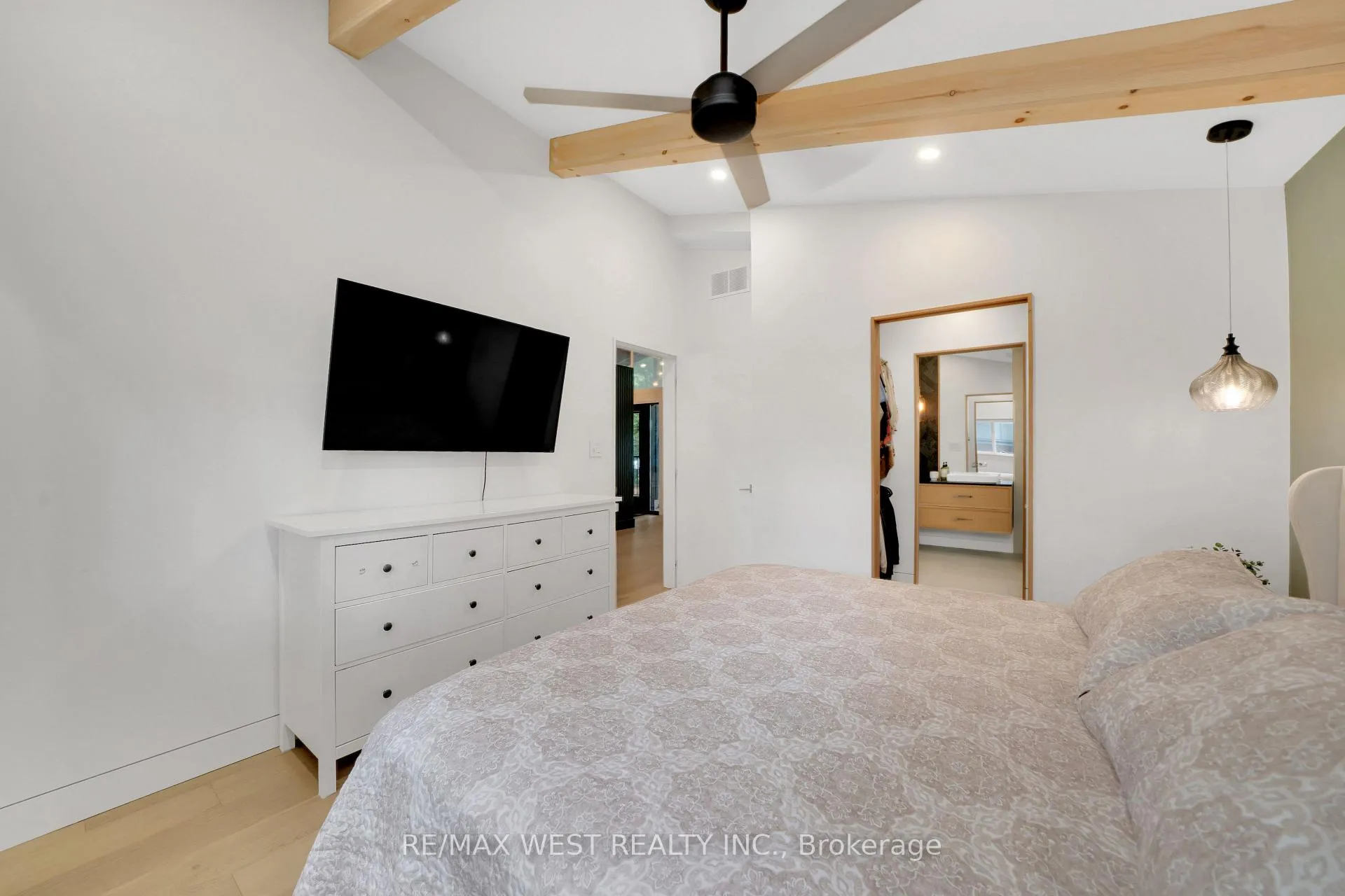 Photo 24 of 94 28th Street N, Wasaga Beach — HOMEH