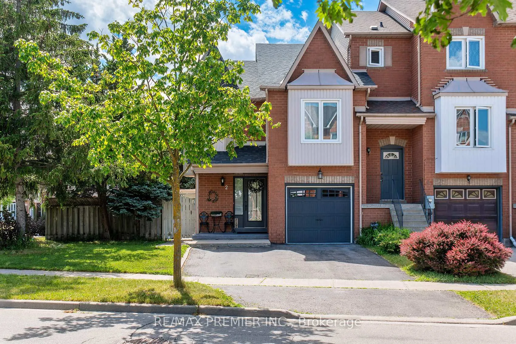 Photo 1 of 2 Prestwick Avenue, Vaughan, Maple — HOMEH