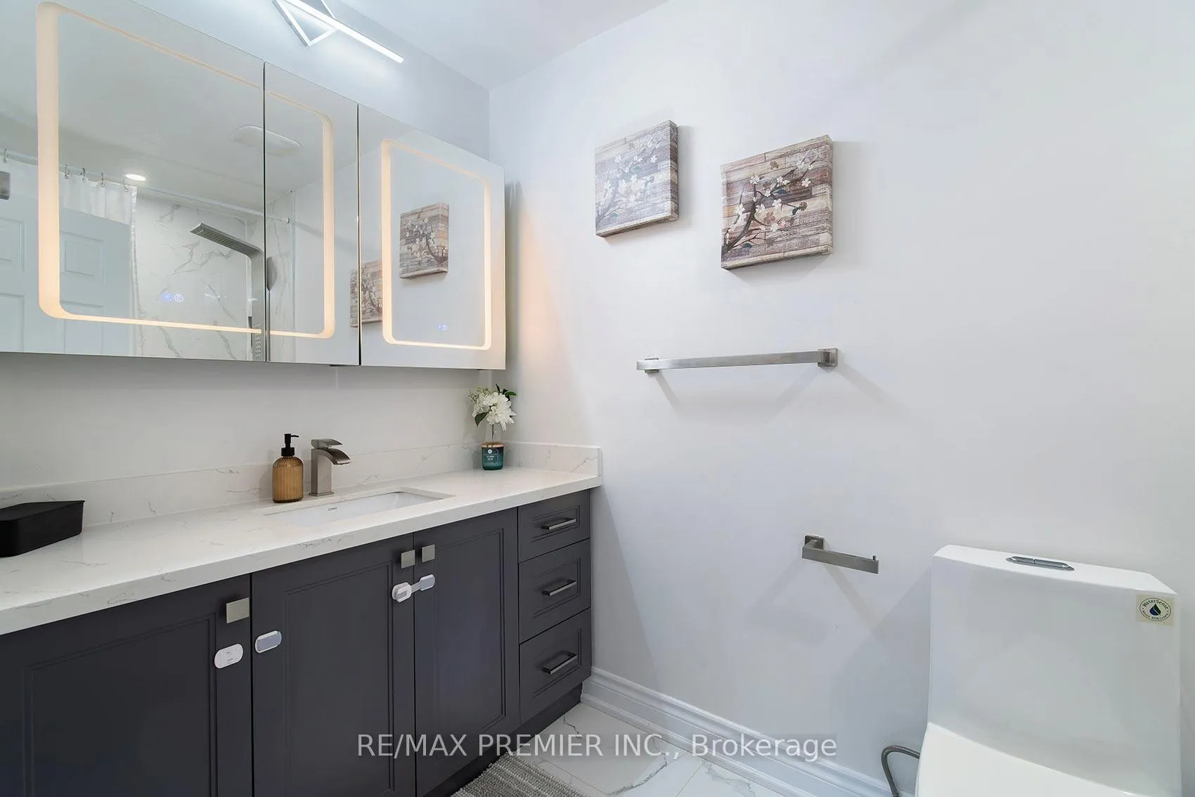 Photo 17 of 2 Prestwick Avenue, Vaughan, Maple — HOMEH