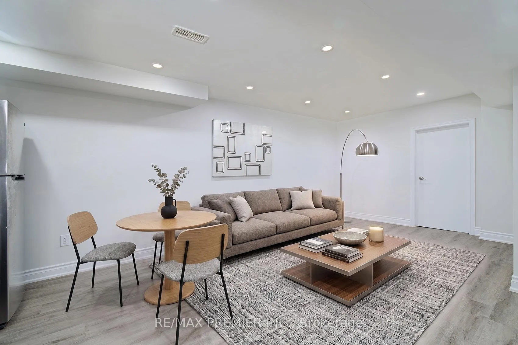 Photo 25 of 2 Prestwick Avenue, Vaughan, Maple — HOMEH