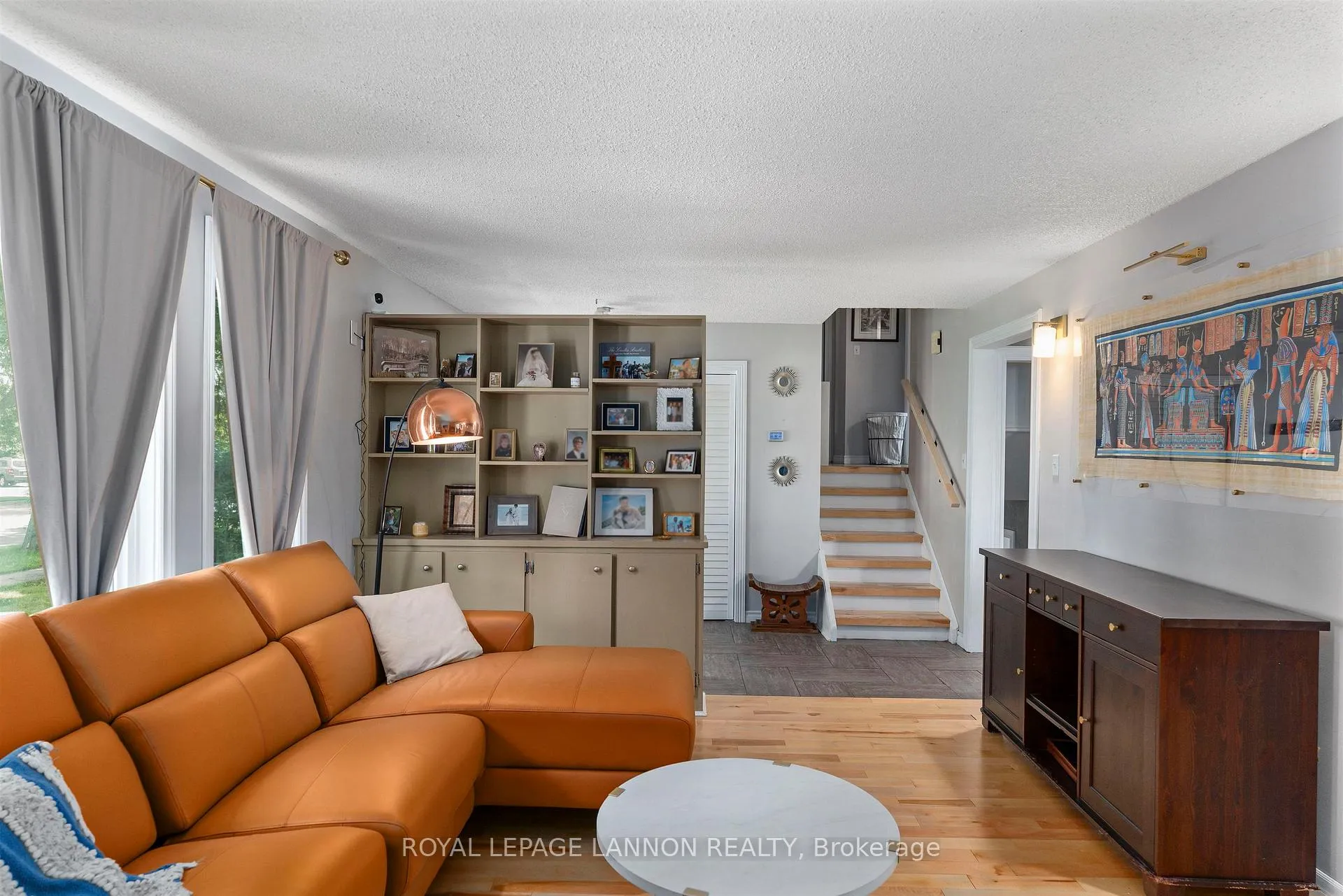 Photo 3 of 425 Chelsea Cres., Thunder Bay, John Street North — HOMEH