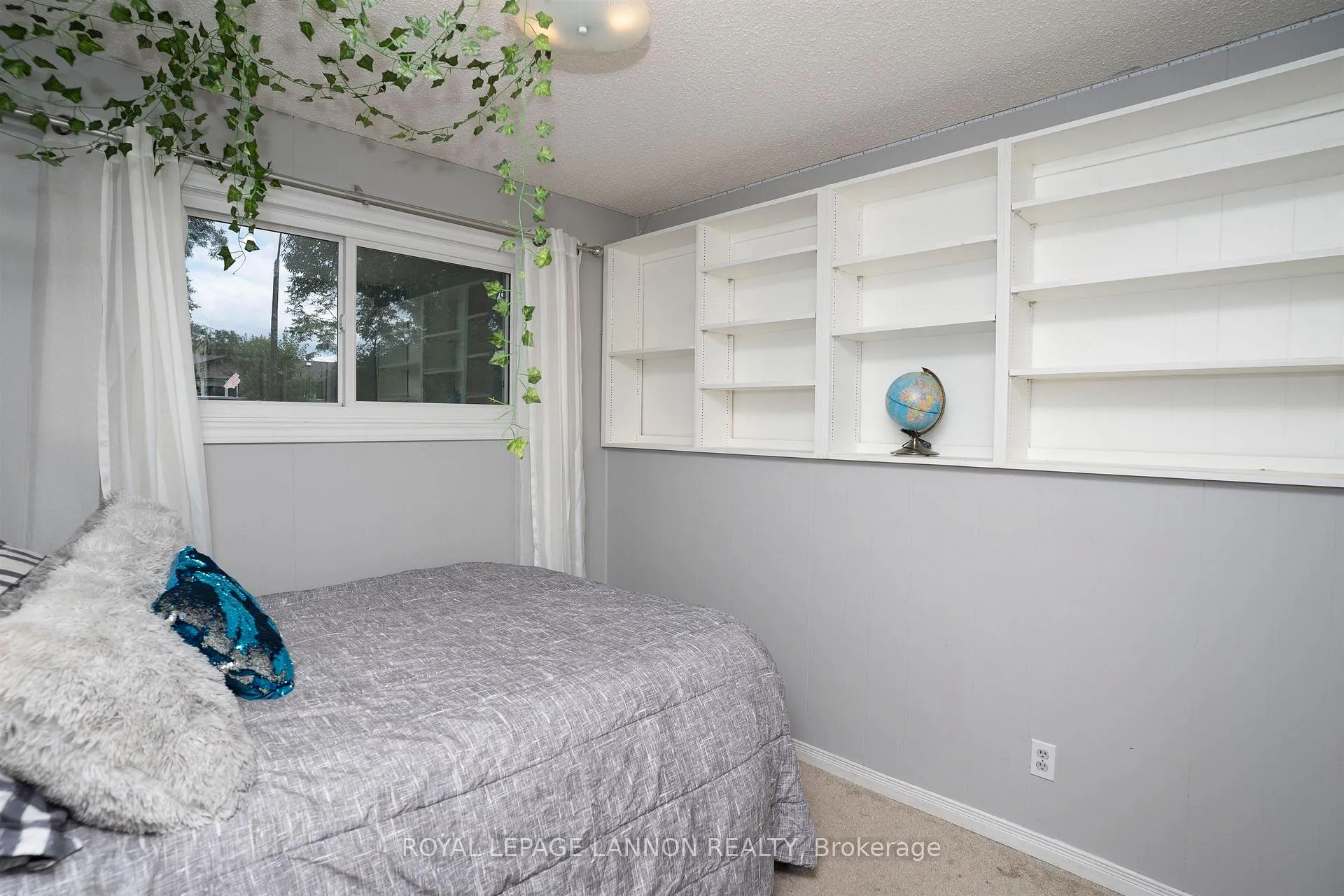 Photo 13 of 425 Chelsea Cres., Thunder Bay, John Street North — HOMEH