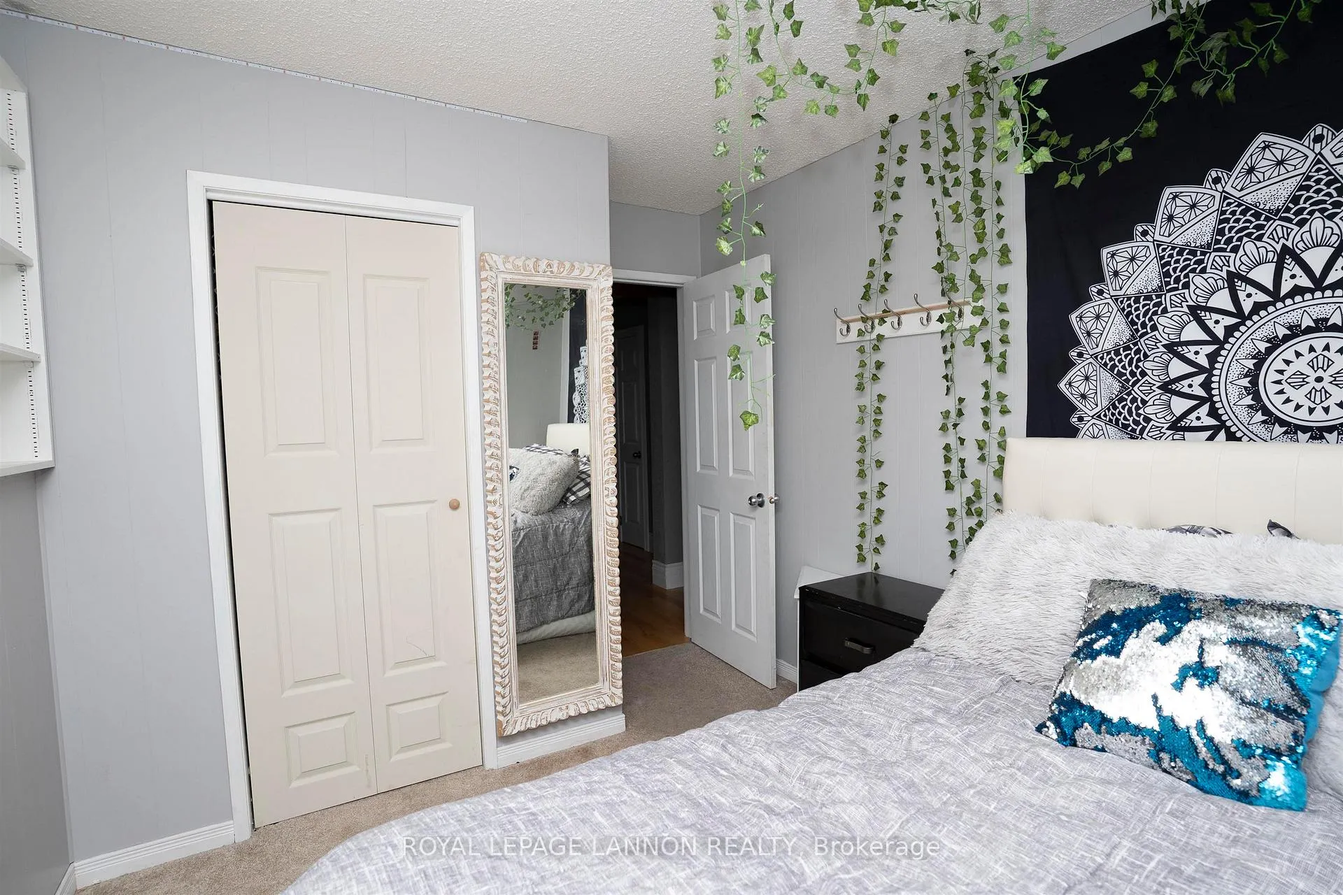 Photo 14 of 425 Chelsea Cres., Thunder Bay, John Street North — HOMEH