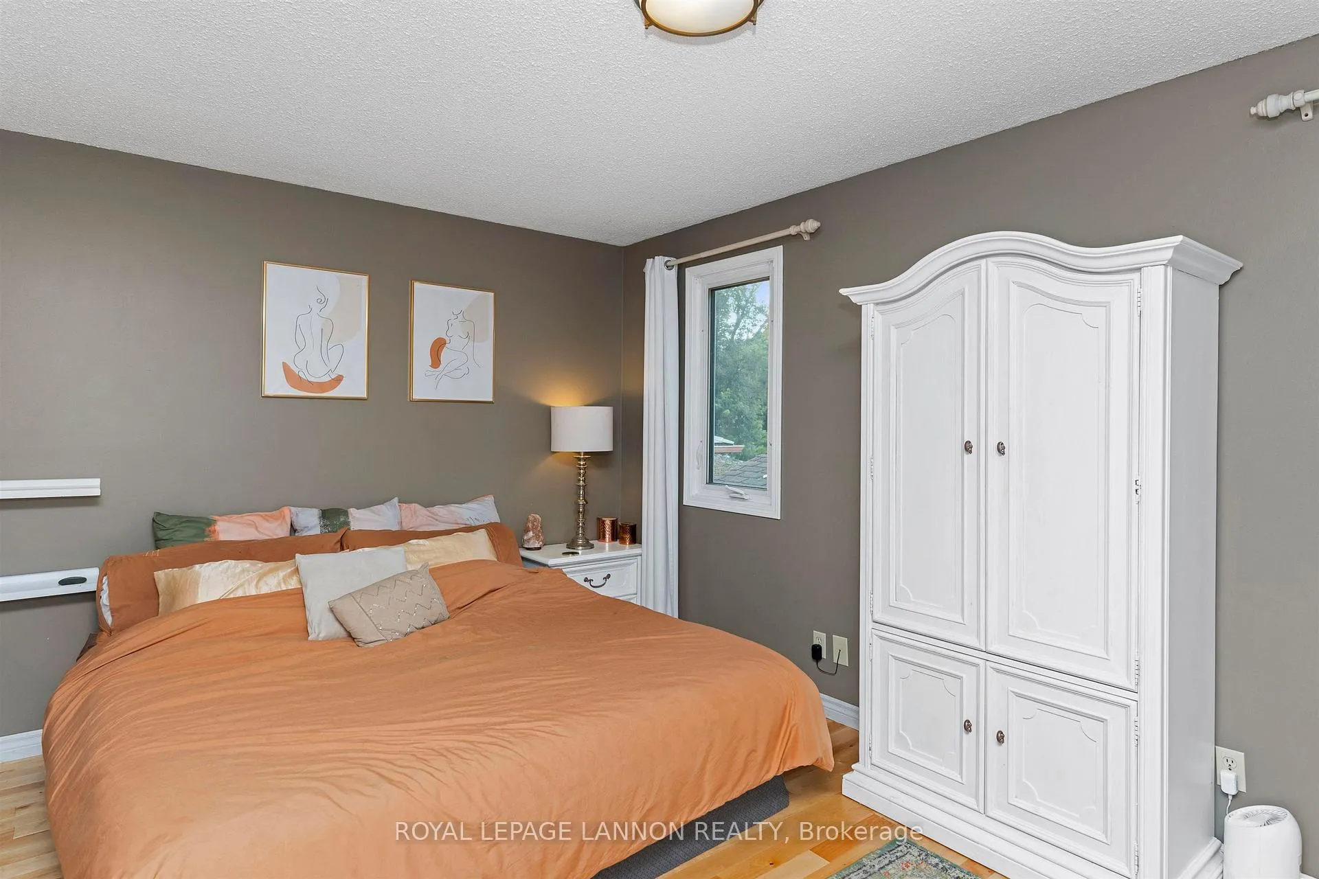 Photo 16 of 425 Chelsea Cres., Thunder Bay, John Street North — HOMEH