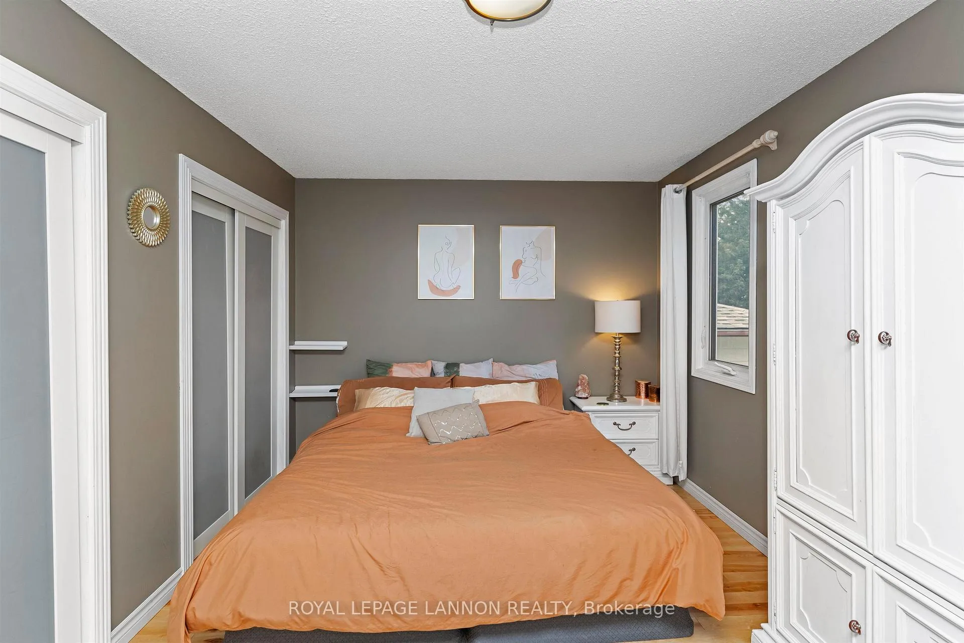 Photo 17 of 425 Chelsea Cres., Thunder Bay, John Street North — HOMEH