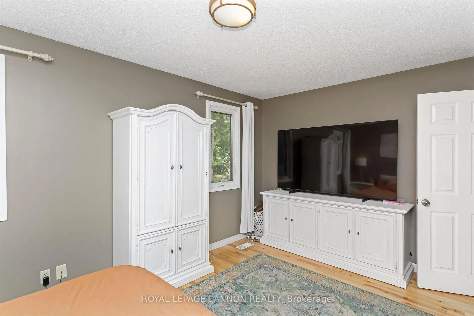 Photo 18 of 425 Chelsea Cres., Thunder Bay, John Street North — HOMEH