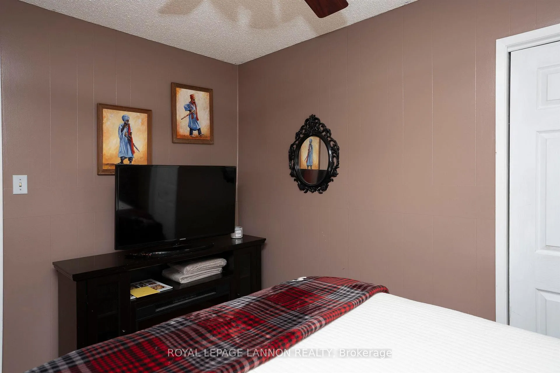 Photo 19 of 425 Chelsea Cres., Thunder Bay, John Street North — HOMEH