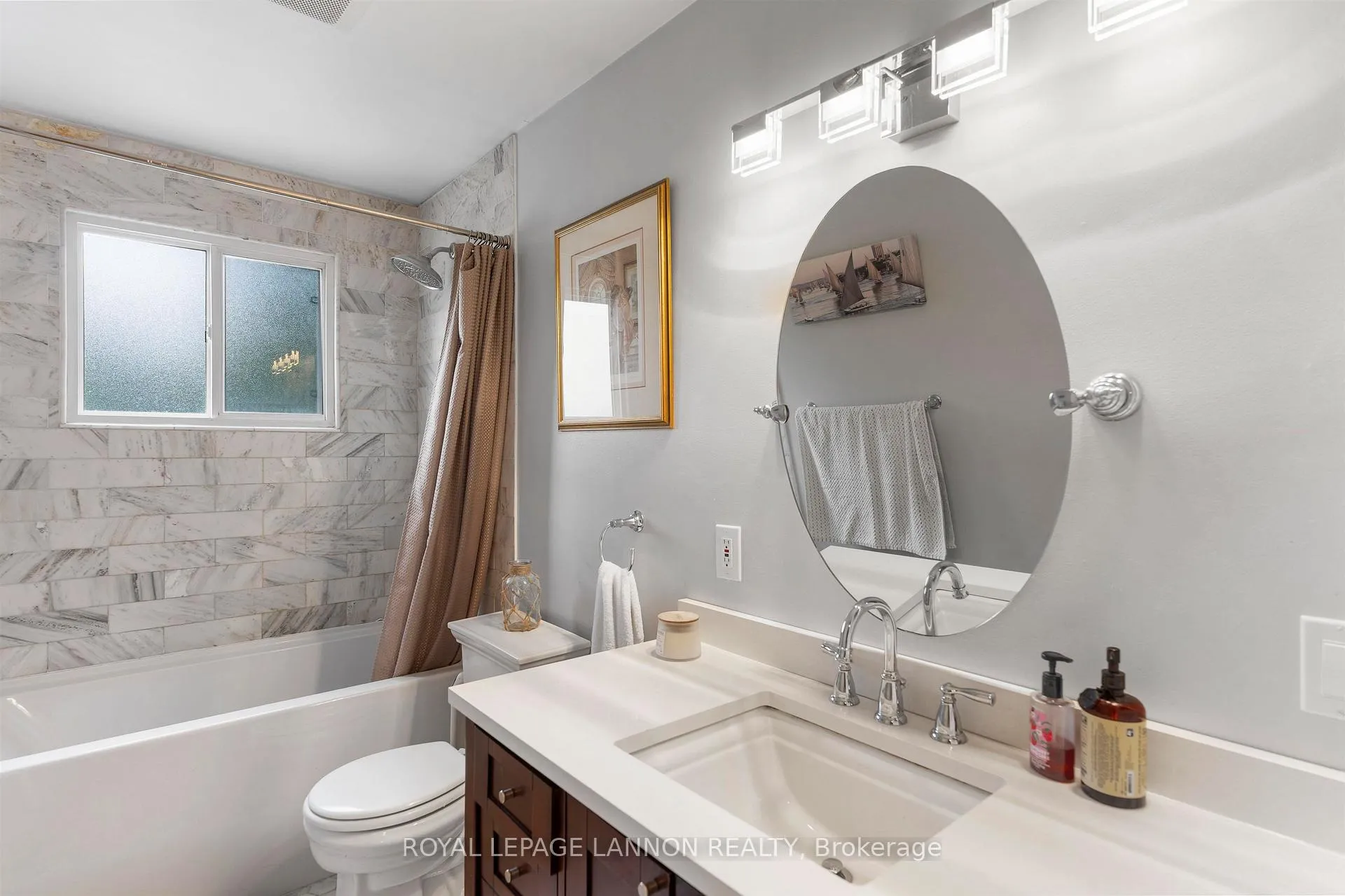 Photo 23 of 425 Chelsea Cres., Thunder Bay, John Street North — HOMEH
