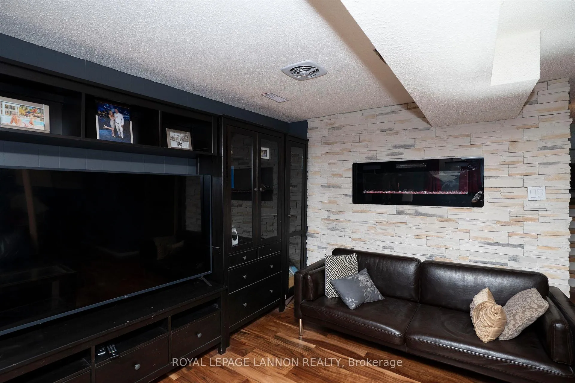 Photo 30 of 425 Chelsea Cres., Thunder Bay, John Street North — HOMEH