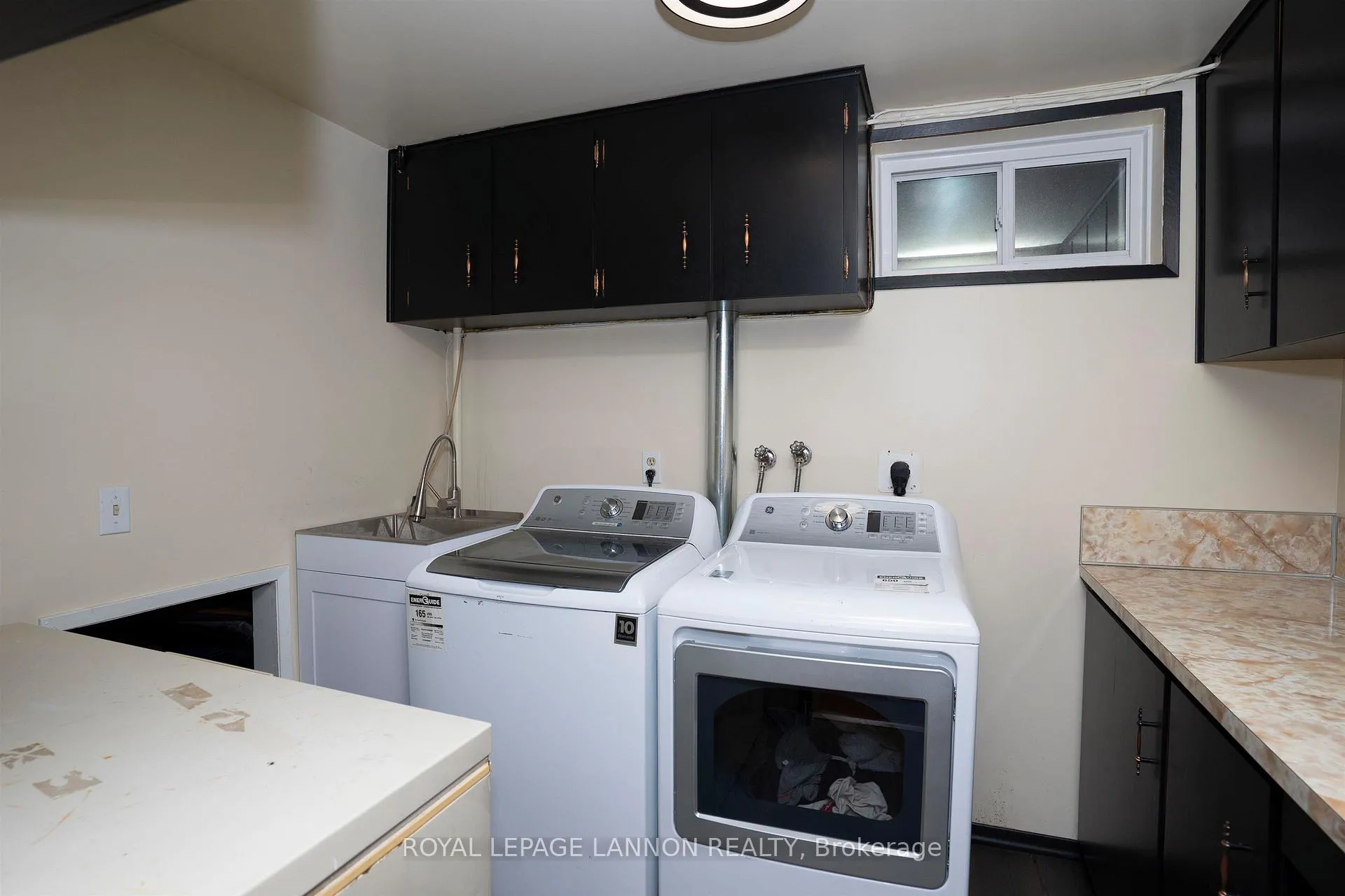 Photo 32 of 425 Chelsea Cres., Thunder Bay, John Street North — HOMEH