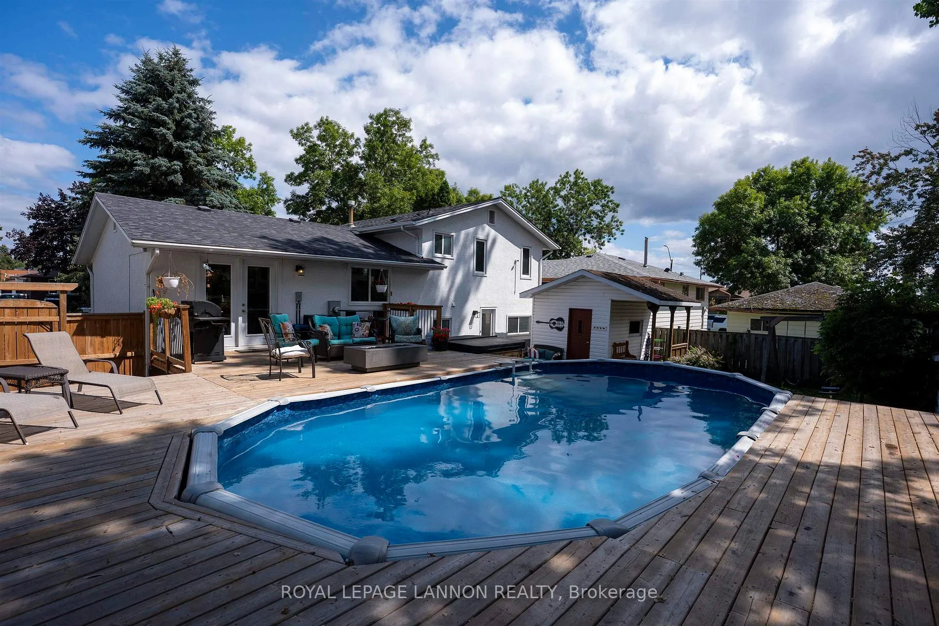 Photo 34 of 425 Chelsea Cres., Thunder Bay, John Street North — HOMEH
