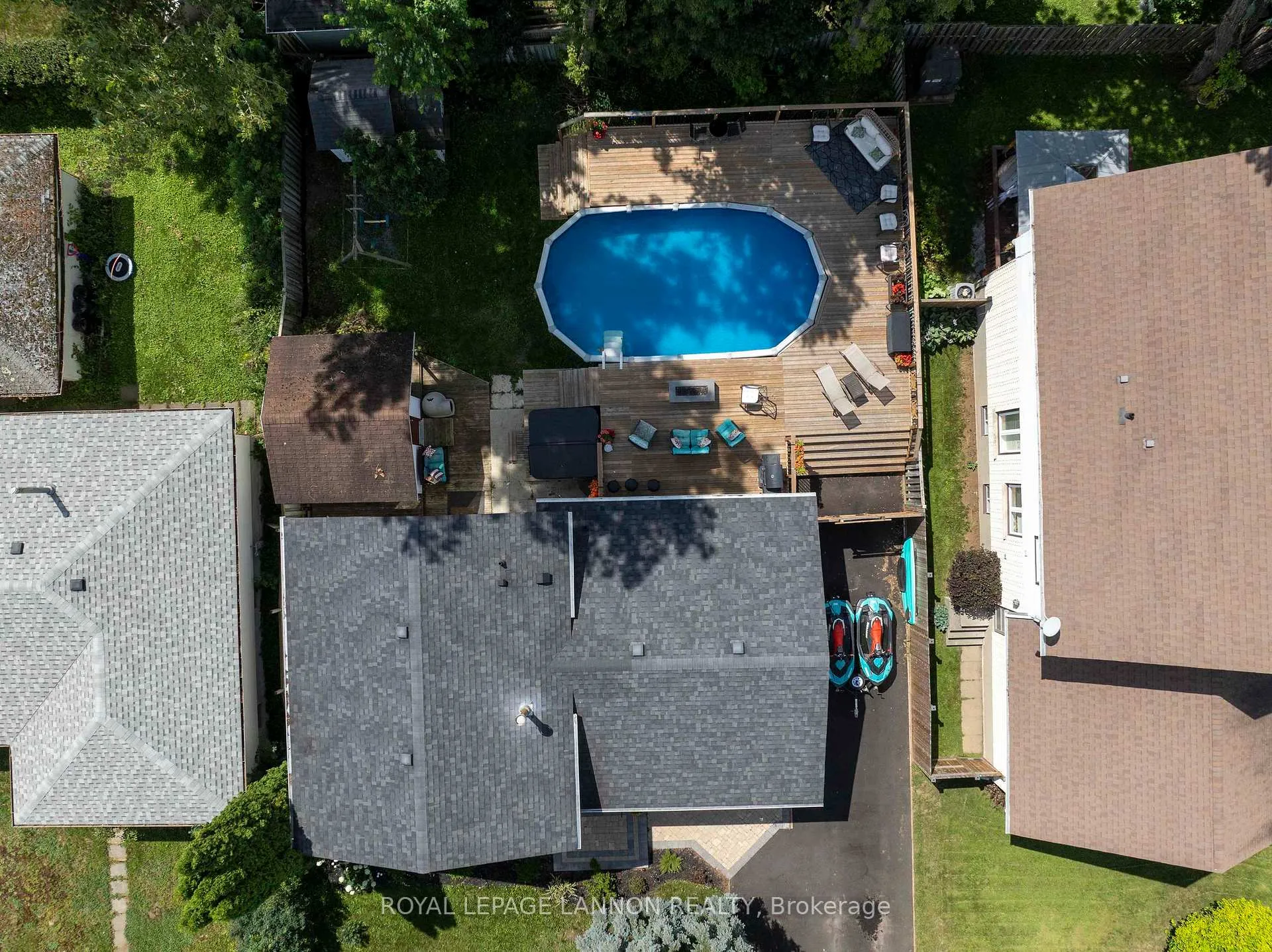 Photo 39 of 425 Chelsea Cres., Thunder Bay, John Street North — HOMEH