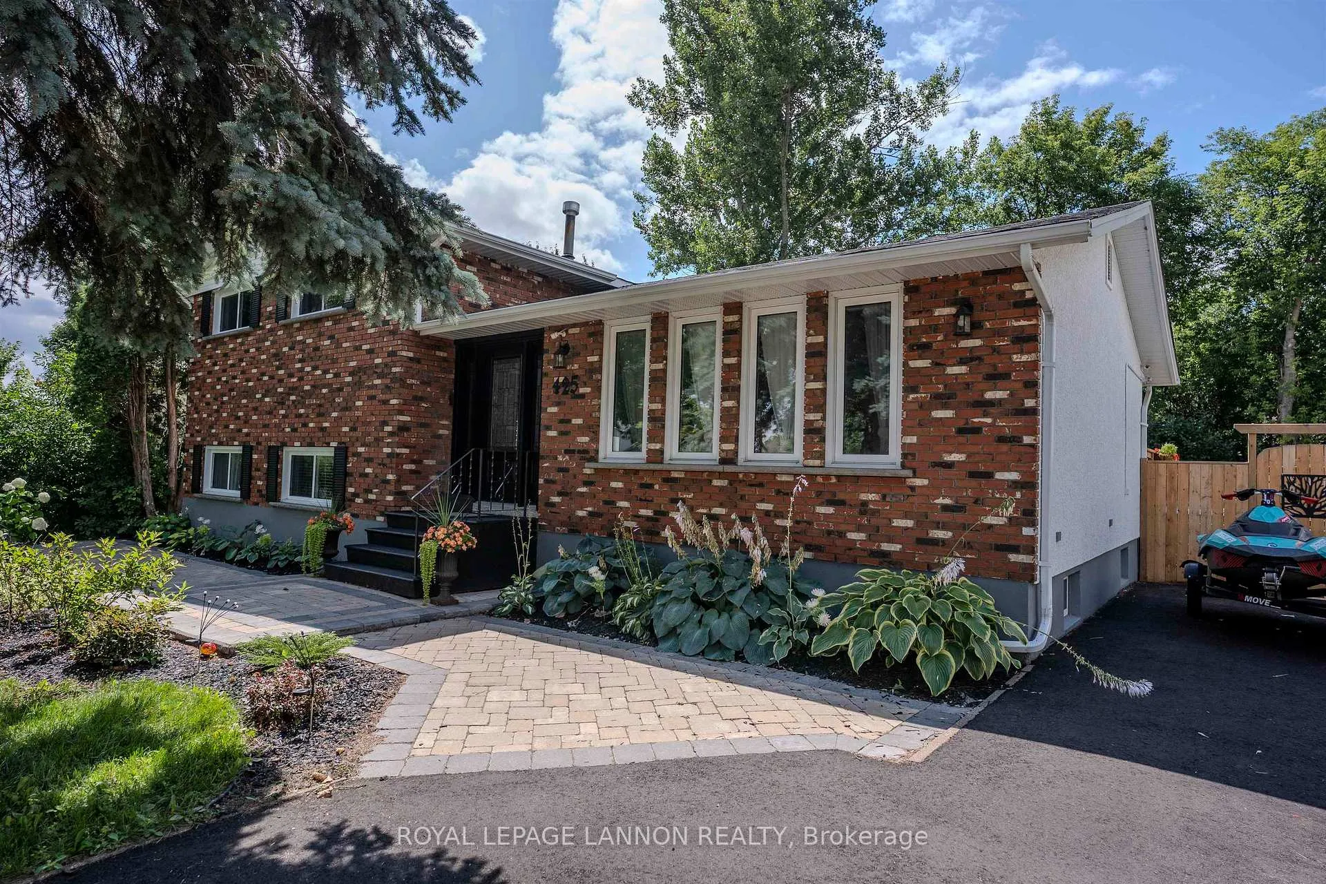 Photo 42 of 425 Chelsea Cres., Thunder Bay, John Street North — HOMEH