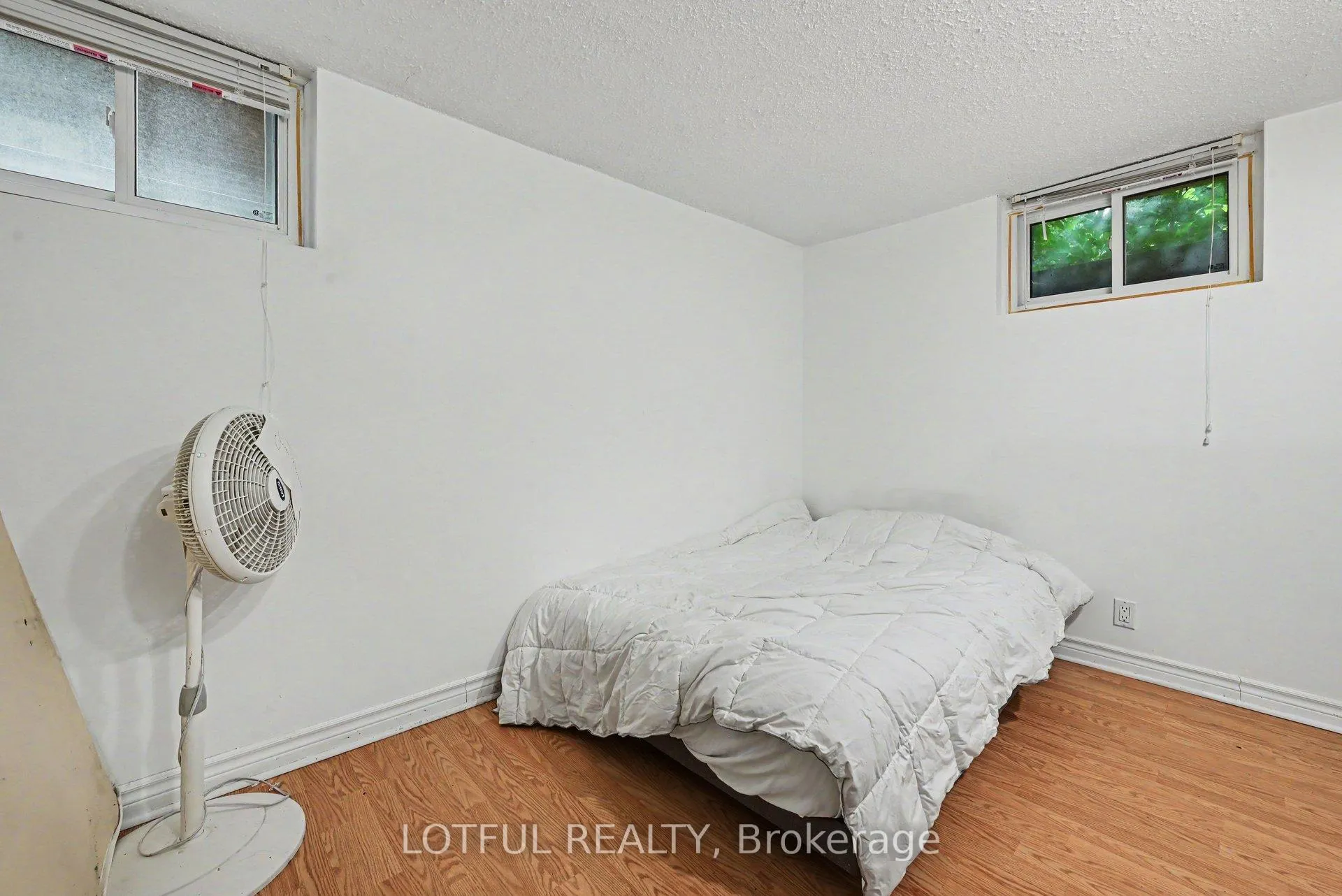 Photo 15 of Unit 3, 2427 Chasseur Avenue, Ottawa, Heron Park — HOMEH