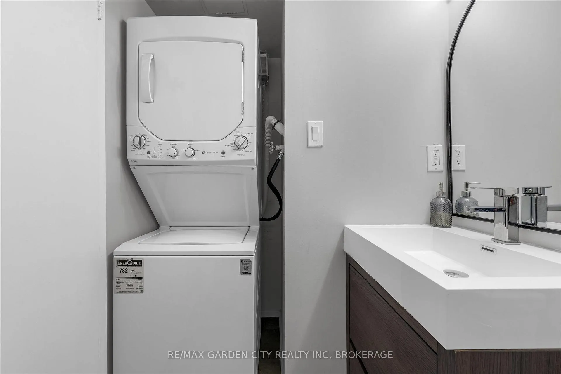 Photo 22 of Unit 1111, 7 Gale Crescent, St. Catharines, E. Chester — HOMEH