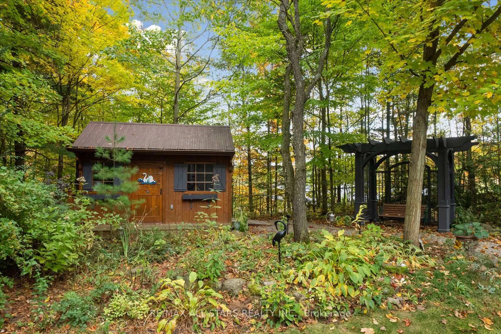 Photo 39 of 29 Robert Boulevard, Springwater, Hillsdale — HOMEH