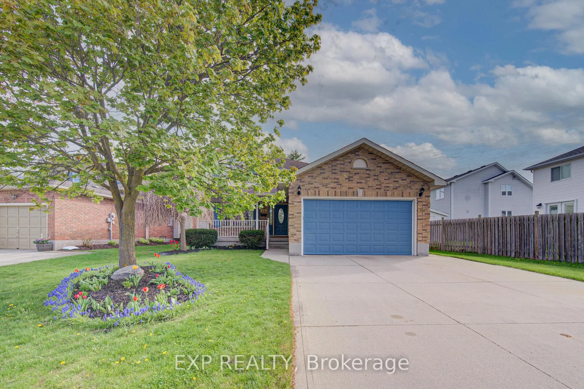 Front of 225 Dartmoor Crescent