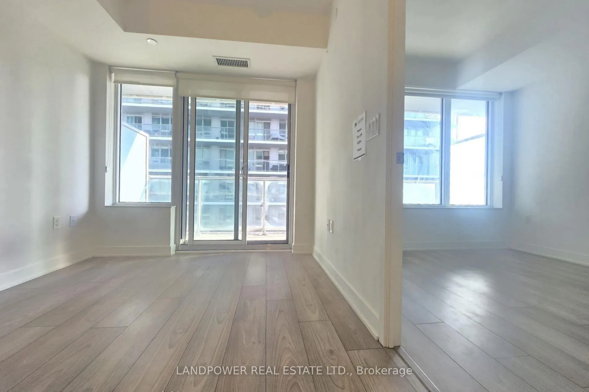 Photo 2 of Unit 2508, 99 Broadway Avenue, Toronto, Mount Pleasant West — HOMEH