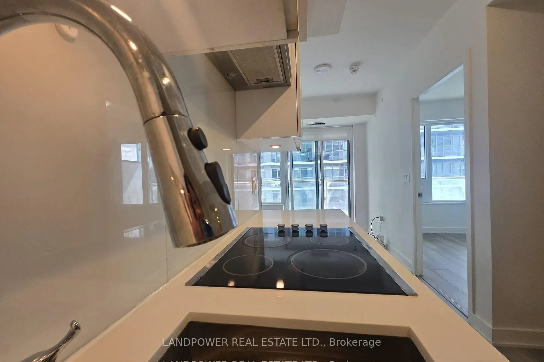 Photo 6 of Unit 2508, 99 Broadway Avenue, Toronto, Mount Pleasant West — HOMEH