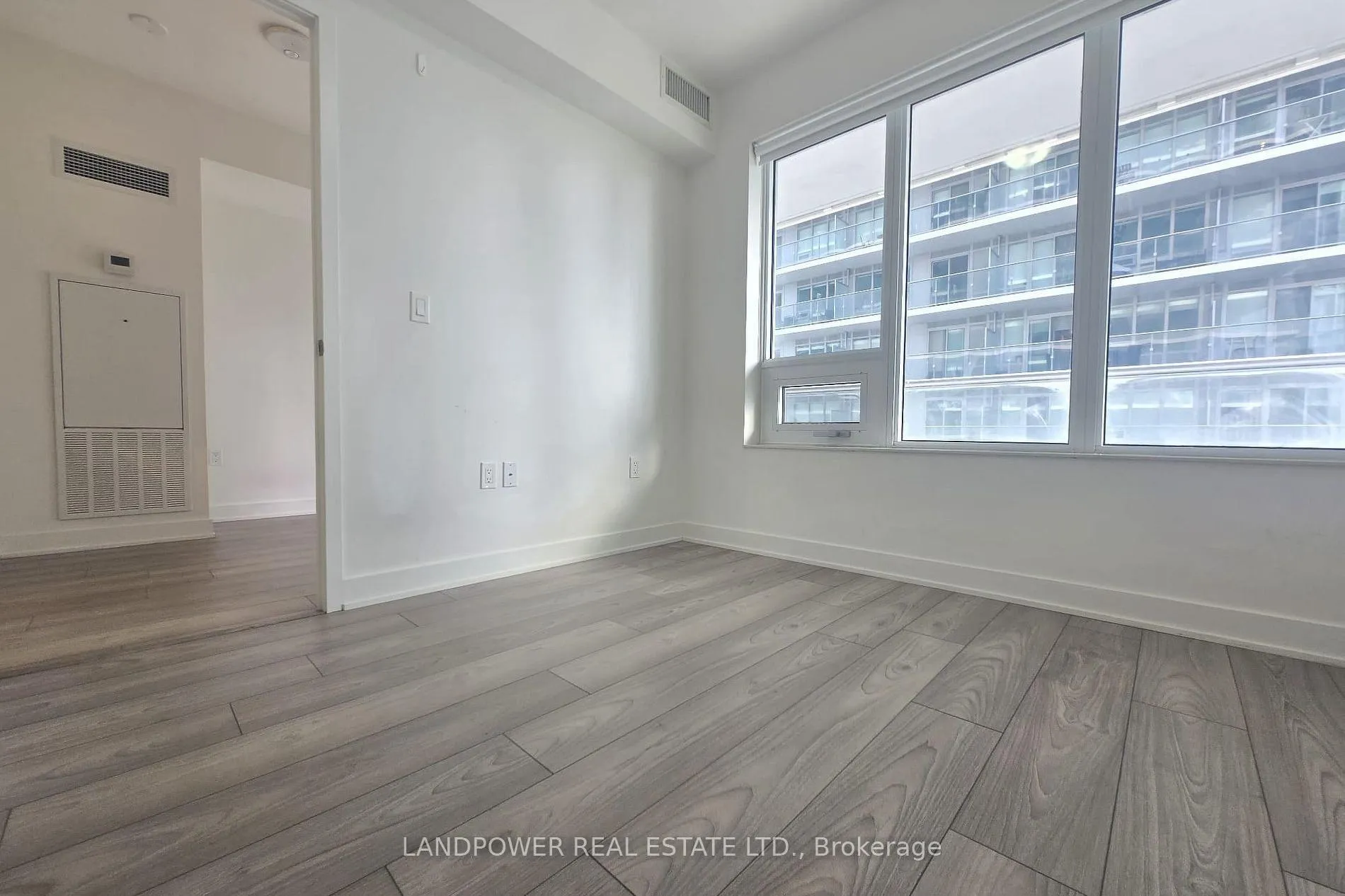 Photo 8 of Unit 2508, 99 Broadway Avenue, Toronto, Mount Pleasant West — HOMEH