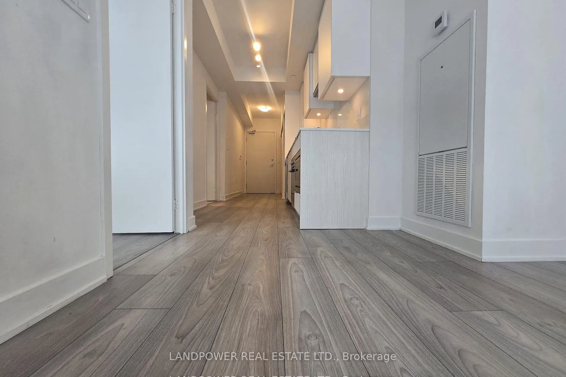 Photo 9 of Unit 2508, 99 Broadway Avenue, Toronto, Mount Pleasant West — HOMEH