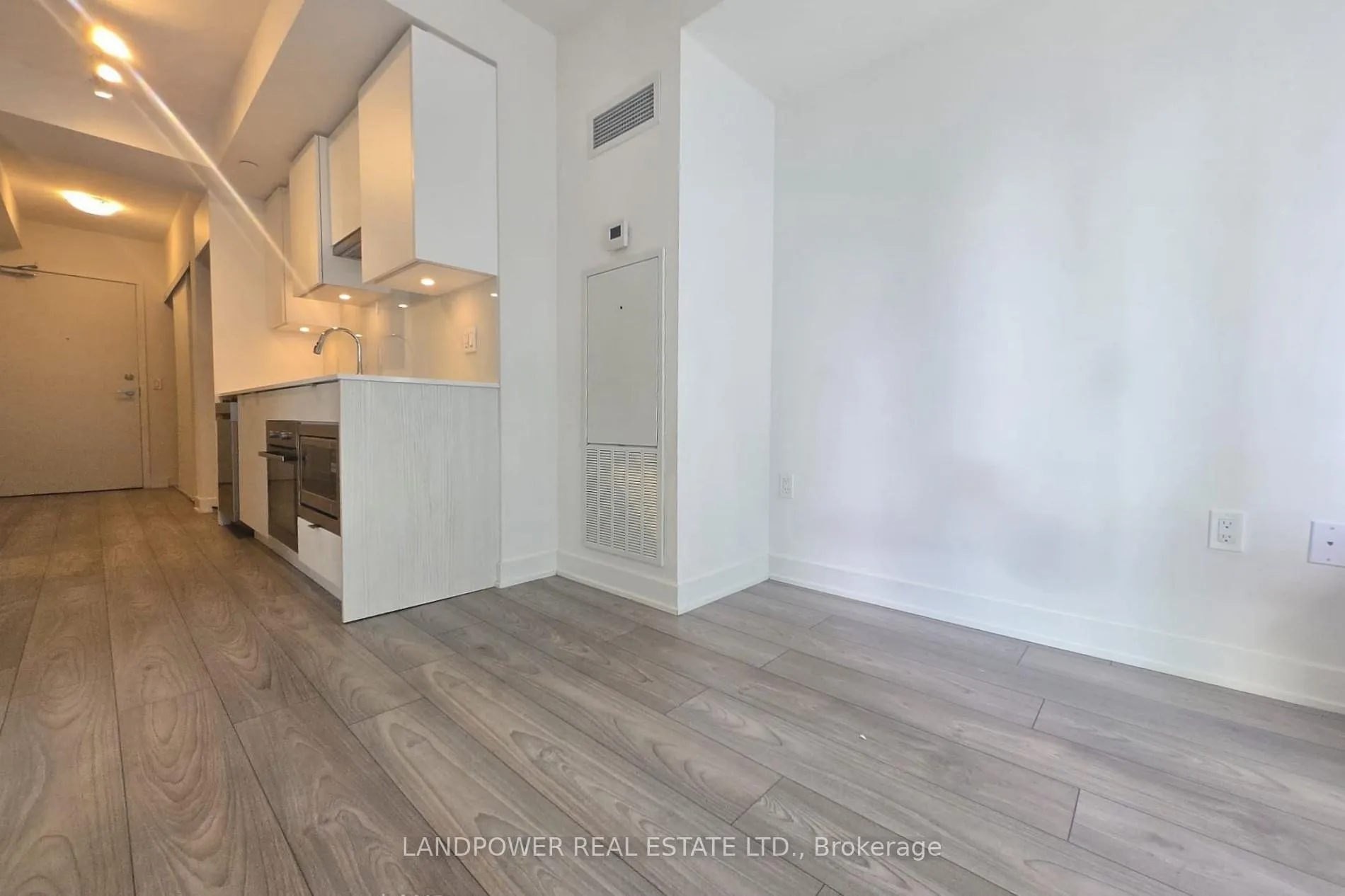 Photo 13 of Unit 2508, 99 Broadway Avenue, Toronto, Mount Pleasant West — HOMEH