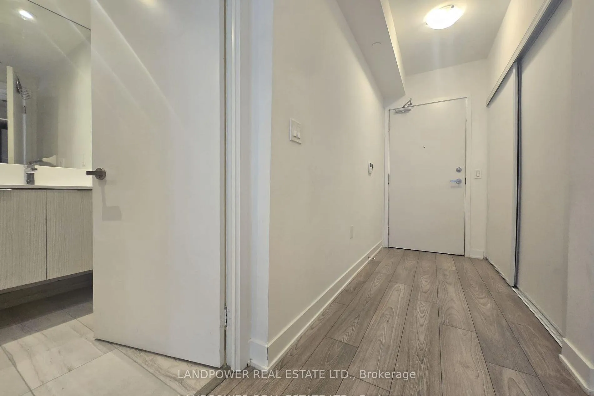 Photo 14 of Unit 2508, 99 Broadway Avenue, Toronto, Mount Pleasant West — HOMEH