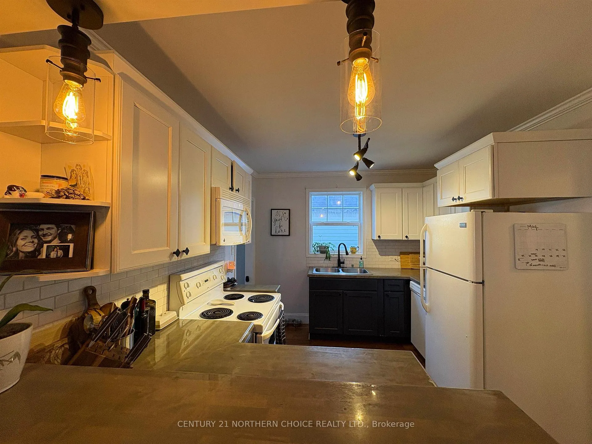 Photo 4 of 408 Third Street E, Fort Frances — HOMEH